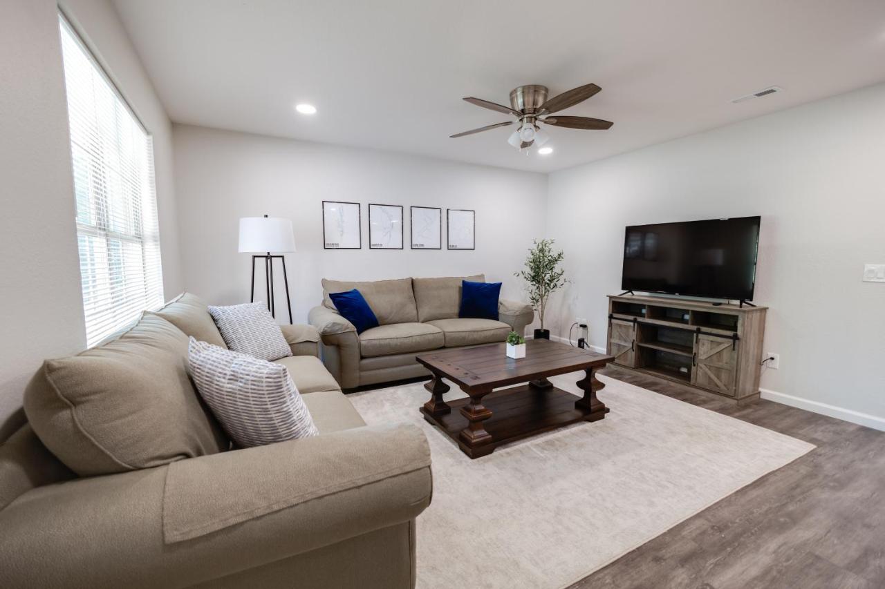 Trailside Townhouse - Close To Downtown & Bike Trails Bentonville Ngoại thất bức ảnh