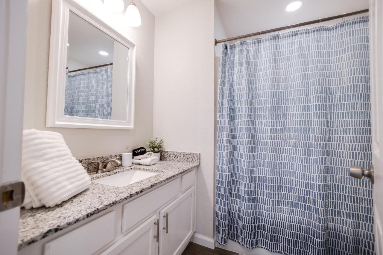 Trailside Townhouse - Close To Downtown & Bike Trails Bentonville Ngoại thất bức ảnh
