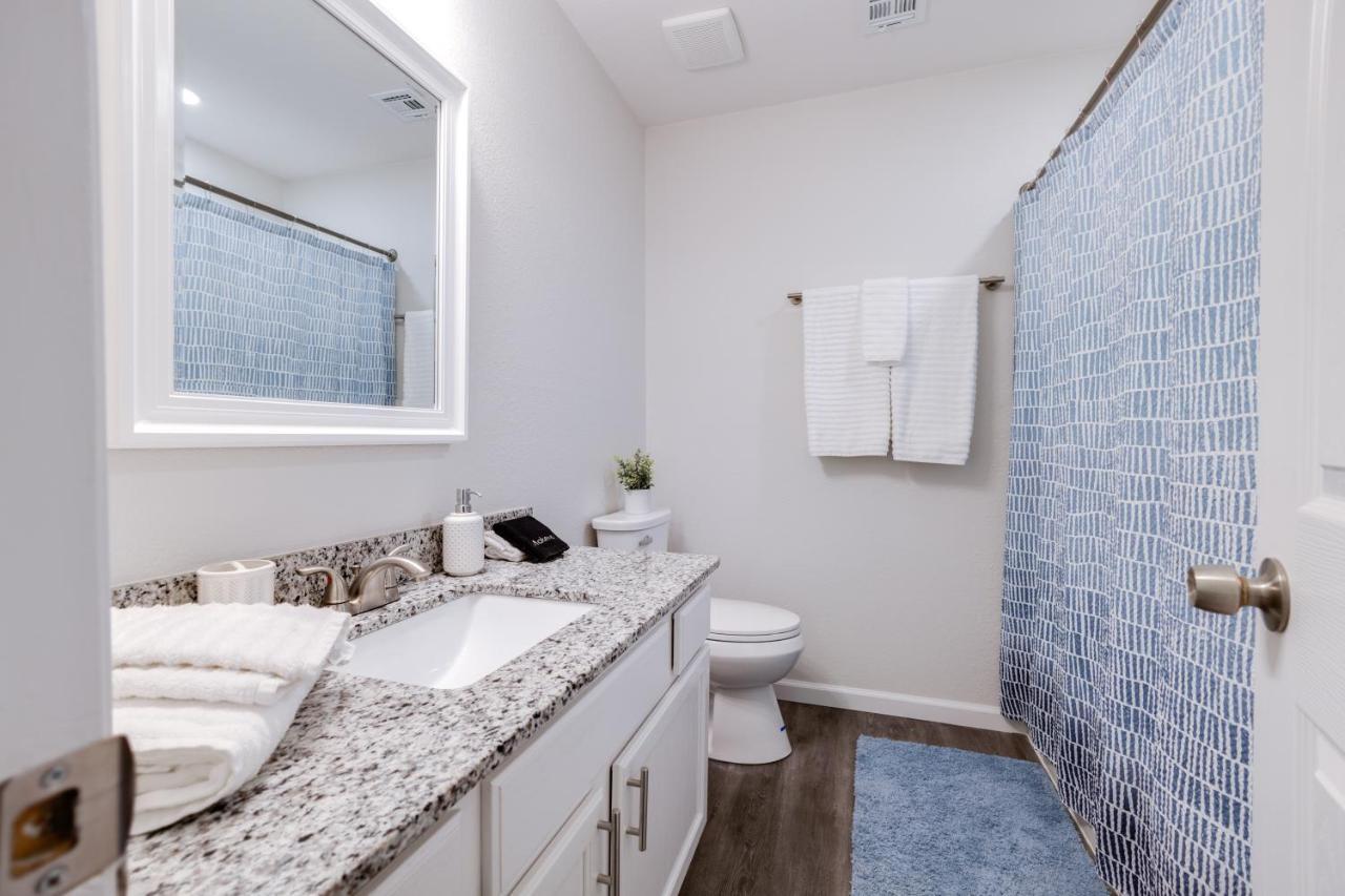Trailside Townhouse - Close To Downtown & Bike Trails Bentonville Ngoại thất bức ảnh